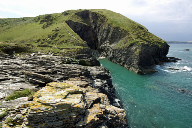 Peter Standing - Geo on South West Coastal Path - CC BY-SA 20